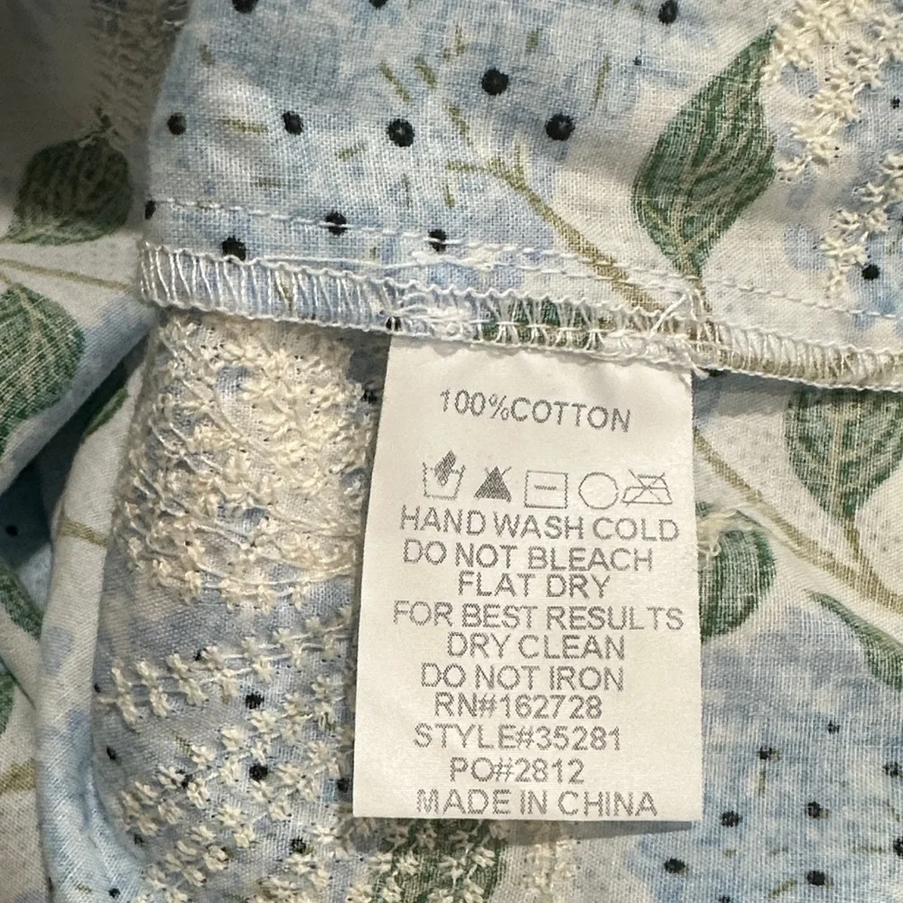 Voy Floral Print Blouse in Blue and White embroidered size S 100% cotton - Picture 9 of 10
